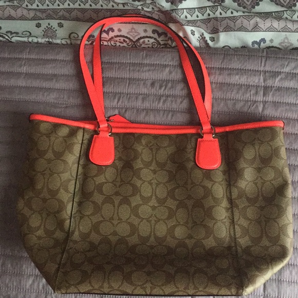 Coach Bag - Picture 2 of 8